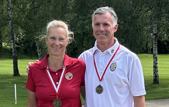 Meister der AK50: Stephanie Kiefer und Thomas Biermann